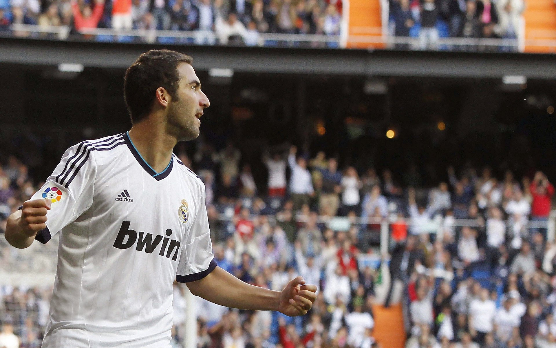 皇马快速反击战术:抓住每一个反击良机,皇马快速反击视频